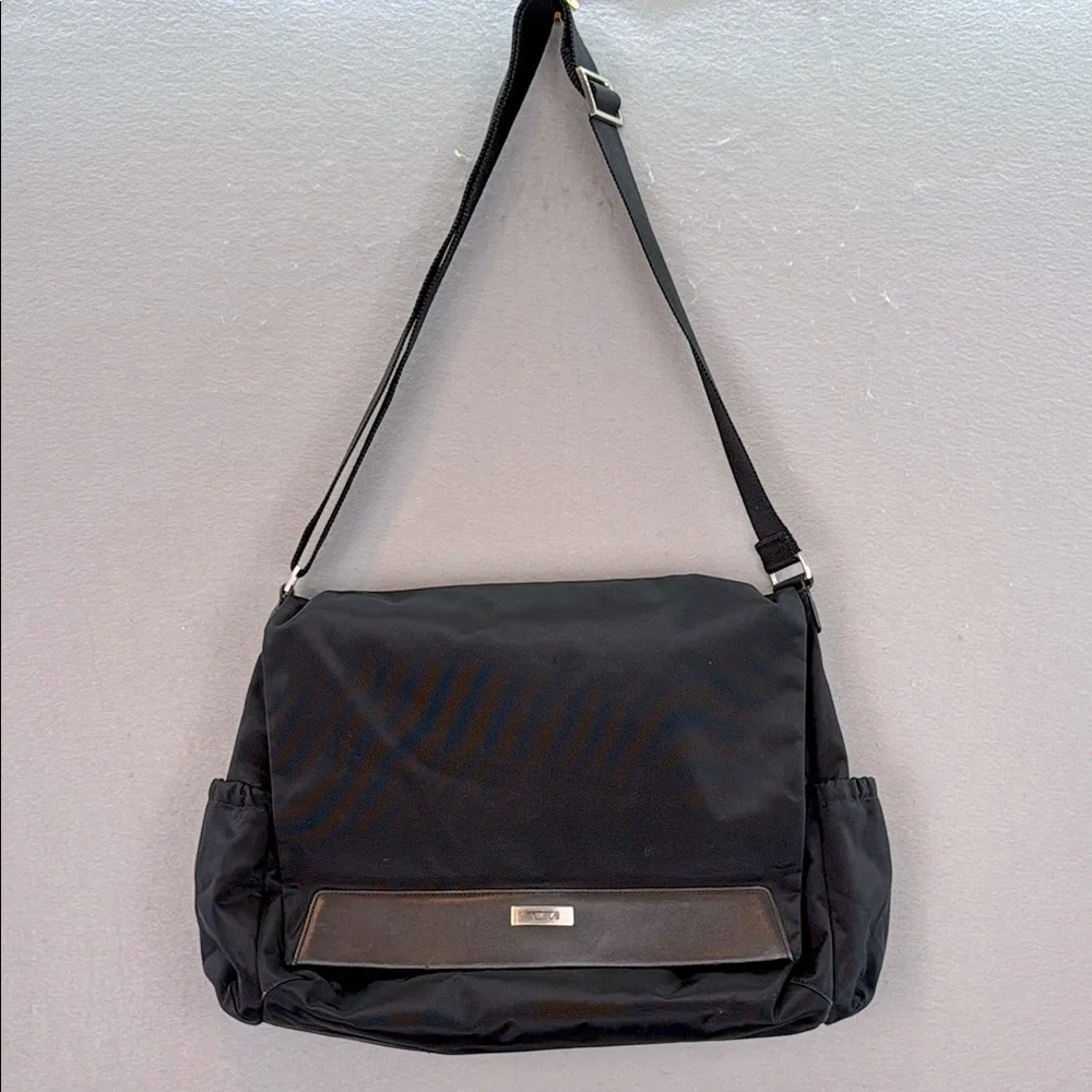 Tumi‎ - women’s Black Messenger diaper baby bag Nylon  & leather unisex